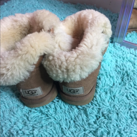 Well Loved Bailey Uggs - Picture 1 of 6